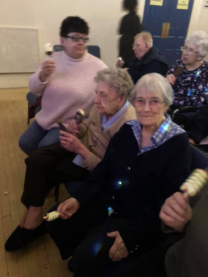 Brilliant Day at the Pantomime for Herons Park Nursing Home<br />
