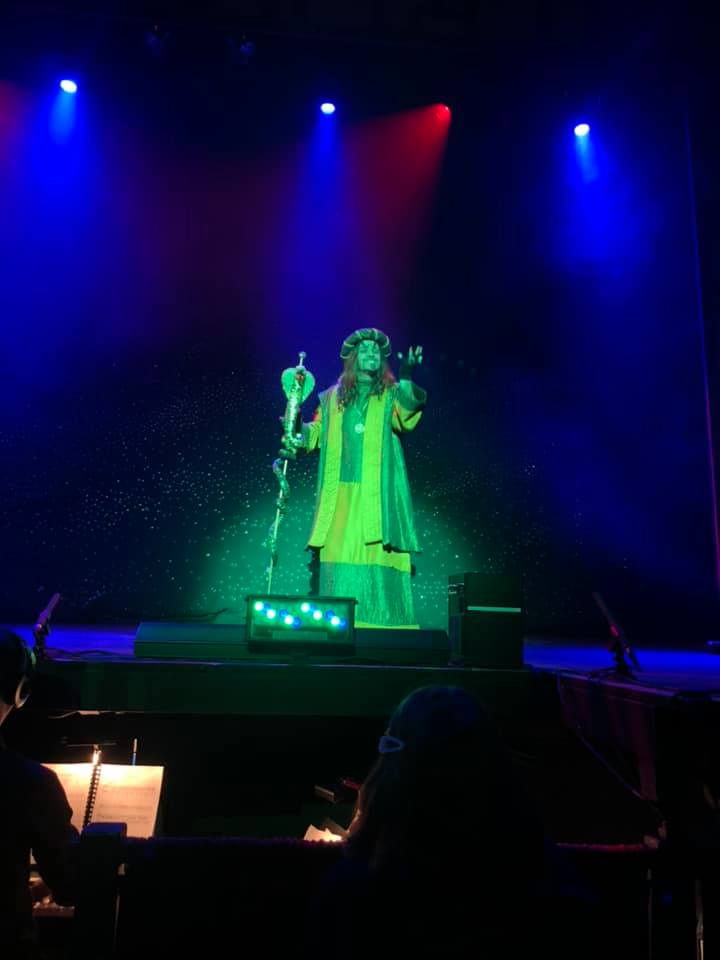 Brilliant Day at the Pantomime for Herons Park Nursing Home<br />
