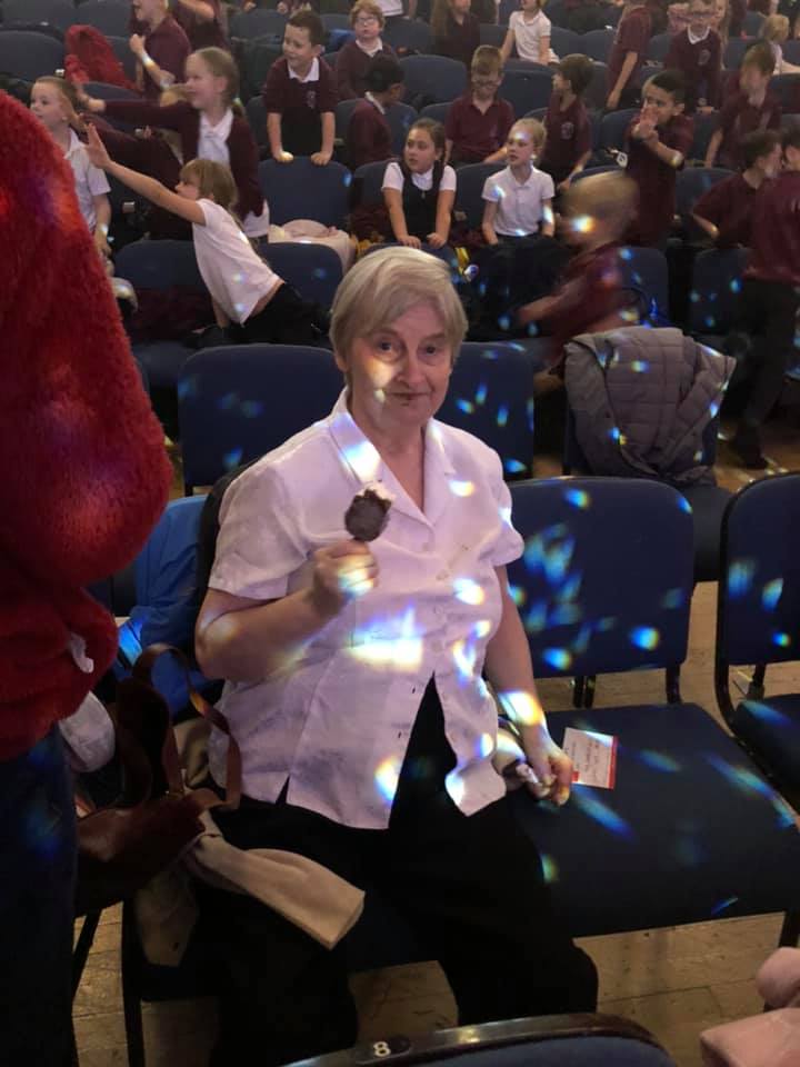 Brilliant Day at the Pantomime for Herons Park Nursing Home<br />
